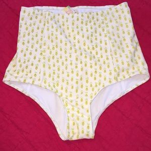 Kortnno Jeane highwaisted Pineapple bottoms!